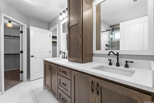 $2,300 | 2819 Davis Trace, San Antonio, TX 78245