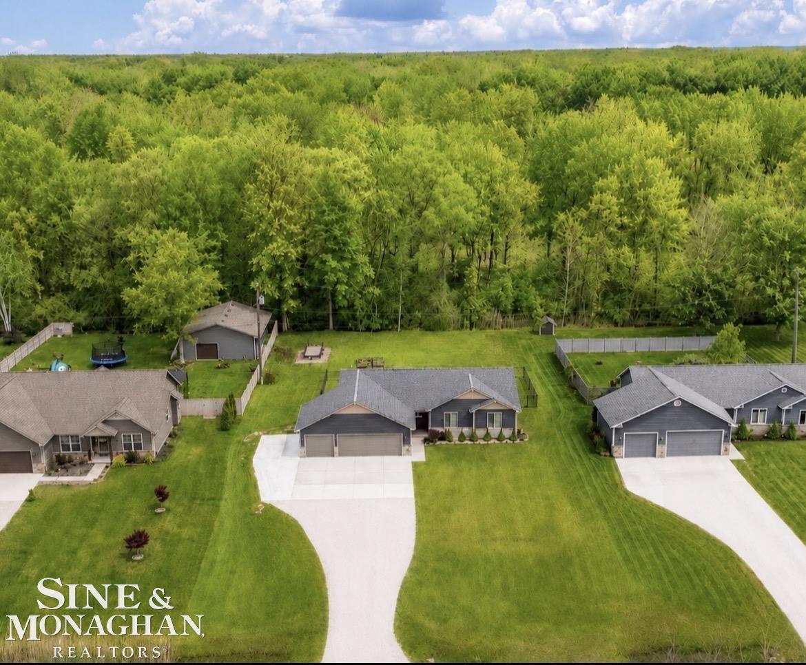 9445 Folkert Road Algonac, MI 48001 - Photo 4 of 35