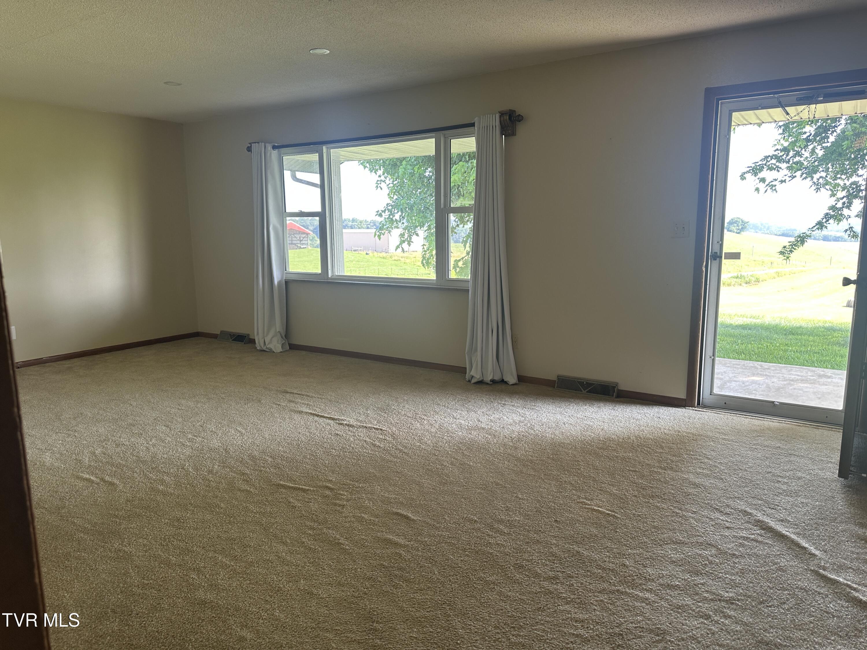 3655 West Allens Bridge Road, Unit 12 Greeneville, TN 37743 - Photo 21 of 42 IMG_7847