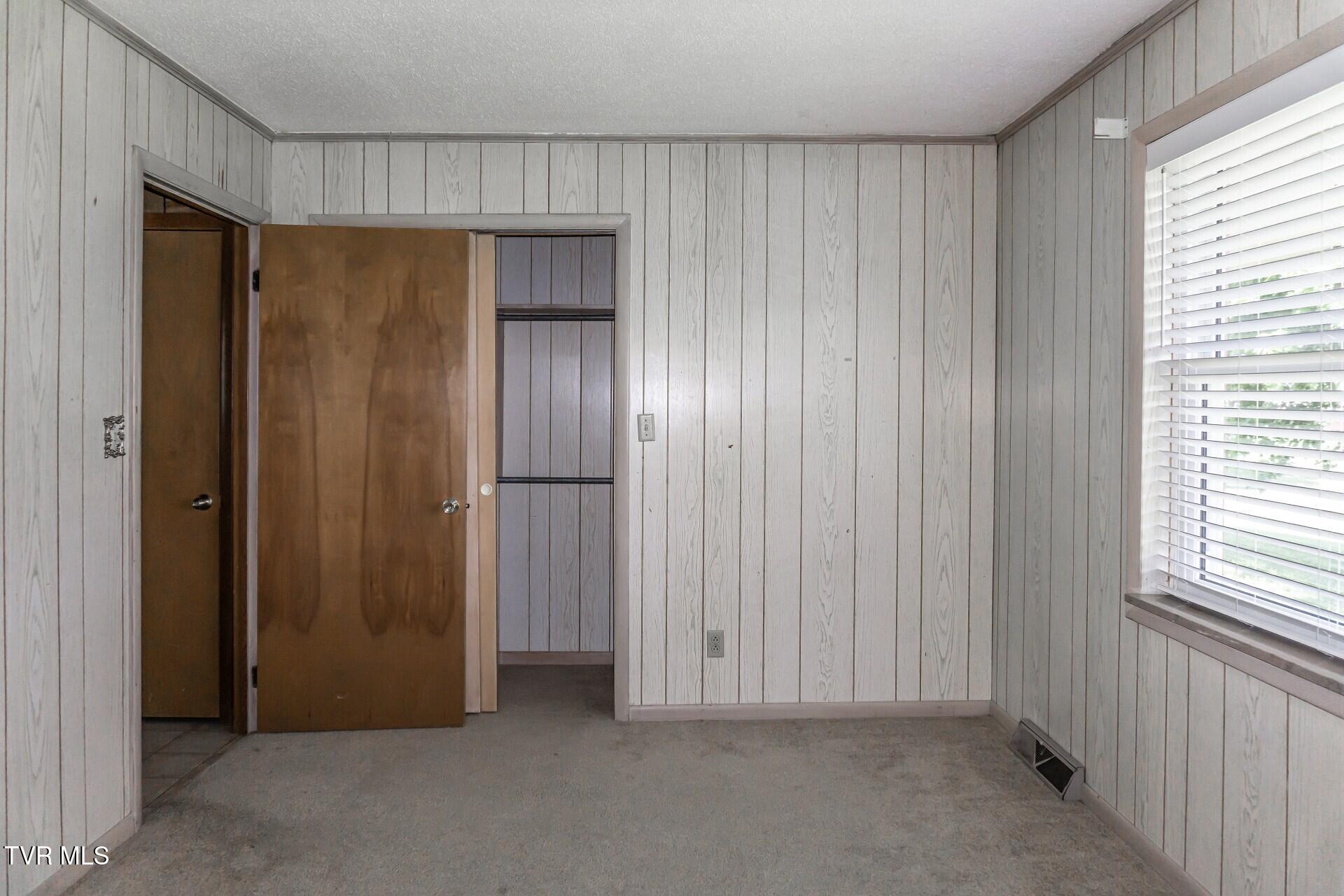 3655 West Allens Bridge Road, Unit 12 Greeneville, TN 37743 - Photo 23 of 42 thumbnail_3655WAllensBridgeG_009