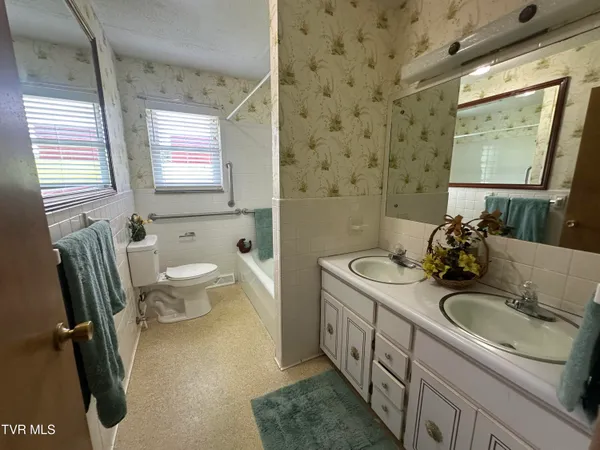 $1,700 | 3655 West Allens Bridge Road, Unit 12, Greeneville, TN 37743