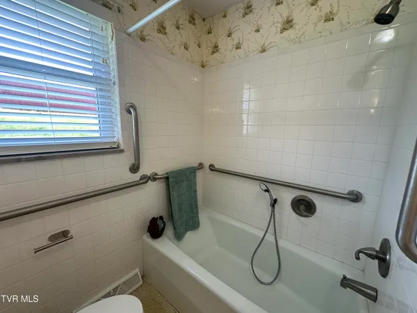 $1,700 | 3655 West Allens Bridge Road, Unit 12, Greeneville, TN 37743