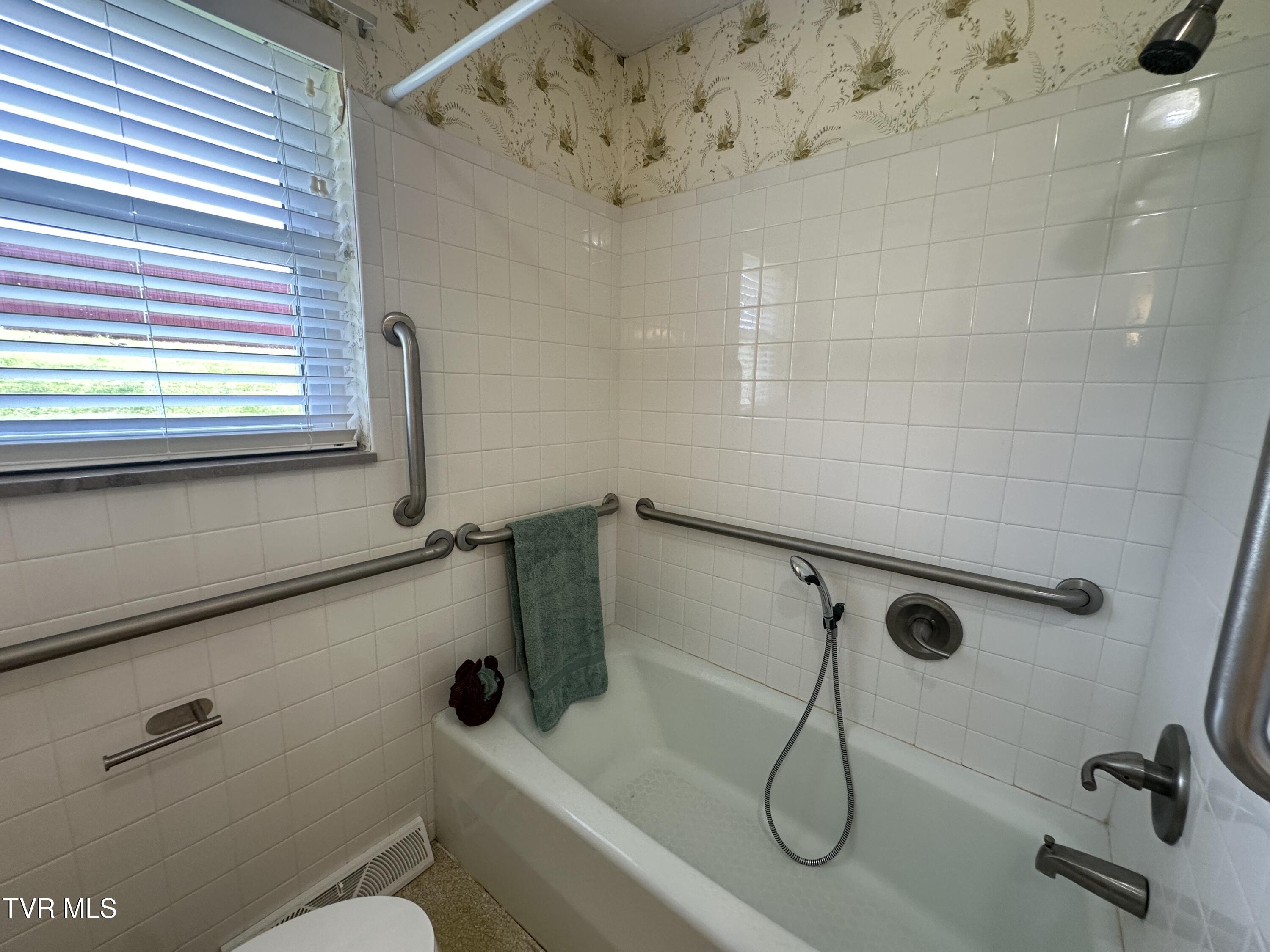 3655 West Allens Bridge Road, Unit 12 Greeneville, TN 37743 - Photo 26 of 42 IMG_7873