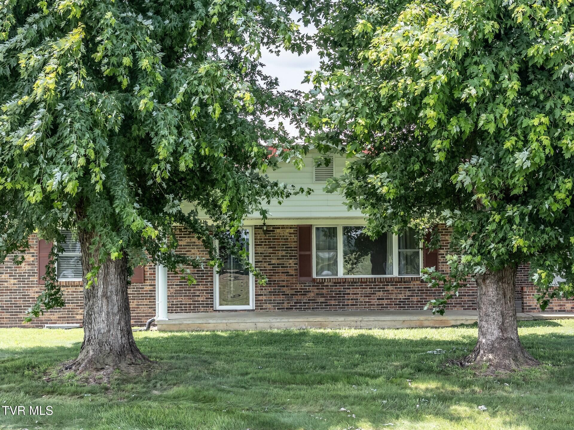 3655 West Allens Bridge Road, Unit 12 Greeneville, TN 37743 - Photo 8 of 42 thumbnail_3655WAllensBridgeG_081