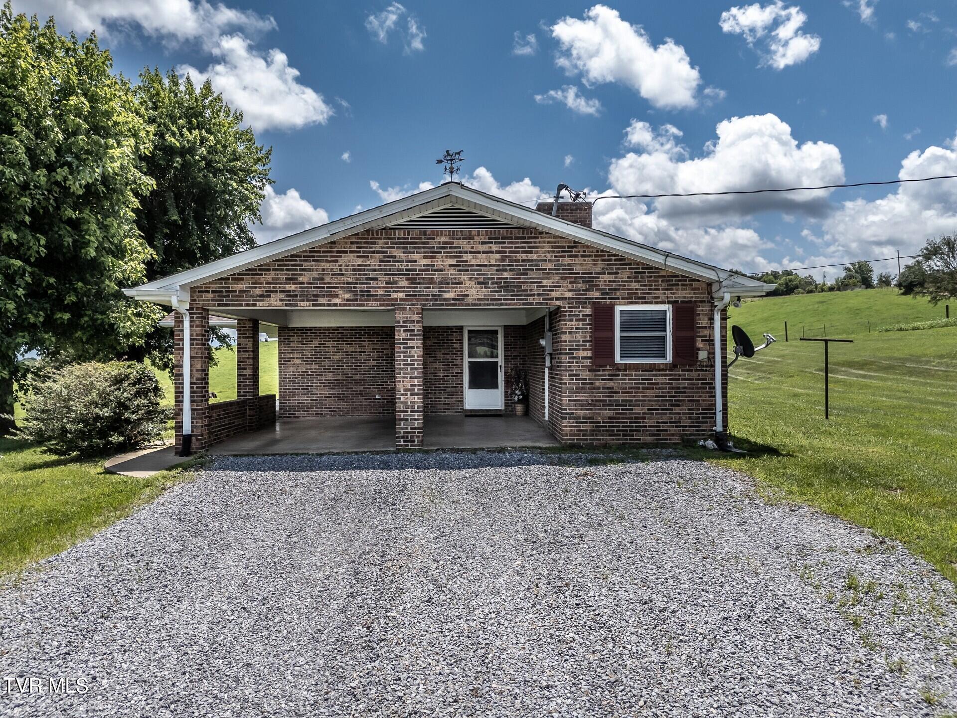 3655 West Allens Bridge Road, Unit 12 Greeneville, TN 37743 - Photo 9 of 42 thumbnail_3655WAllensBridgeG_093