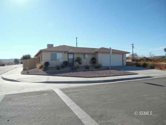 1301 West Mariposa Avenue Ridgecrest, CA 93555 - Photo 4 of 28 Gallery Image 4