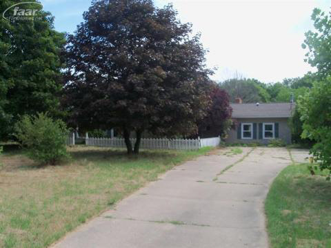 19159 Hickory Ridge Road Fenton, MI 48430 - Photo 18 of 24 20192397-17.JPG