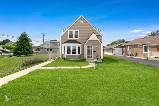 $389,000 | 3706 Ruby Street, Schiller Park, IL 60176