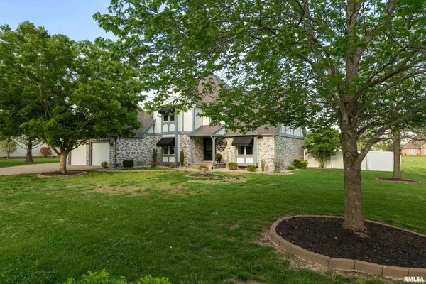 $415,000 | 205 Dinah Lane, Marion, IL 62959