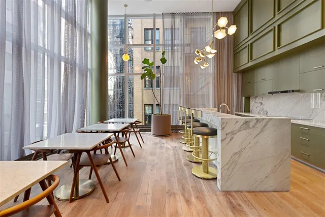 $6,599 | 19 Dutch Street, Unit 59D | Financial District