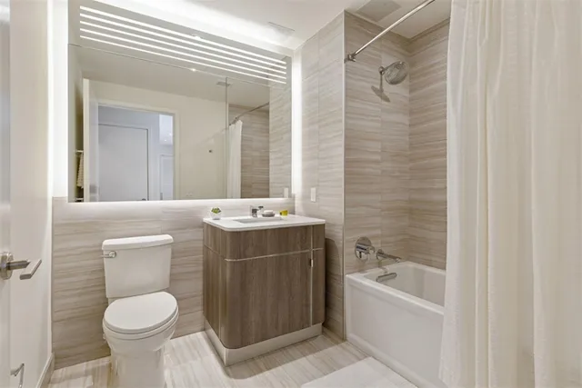 $6,599 | 19 Dutch Street, Unit 59D | Financial District