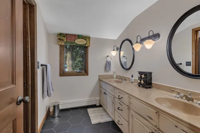 $455,000 | 2021 Hillcrest Drive, St. Cloud, MN 56303