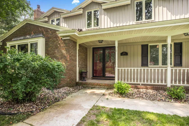 $455,000 | 2021 Hillcrest Drive, St. Cloud, MN 56303