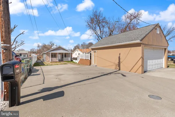 a view of house with street