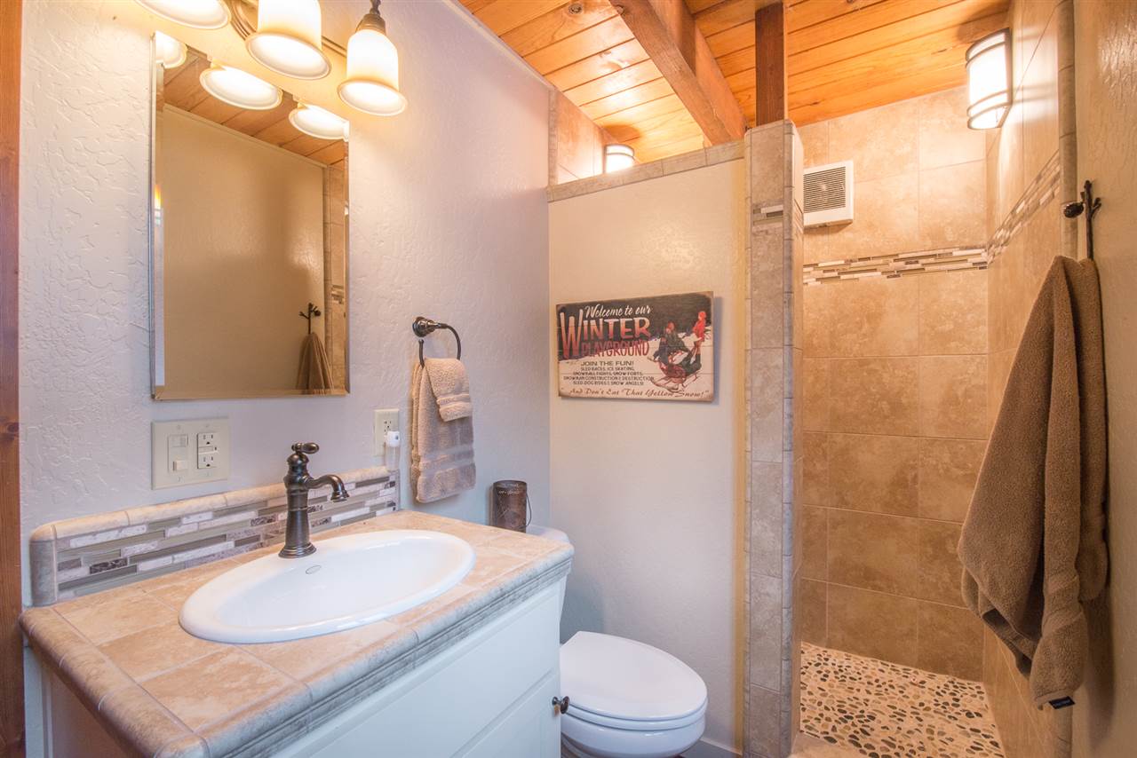 2152 Serene Road Soda Springs, CA 95728 - Photo 10 of 14 Bathroom