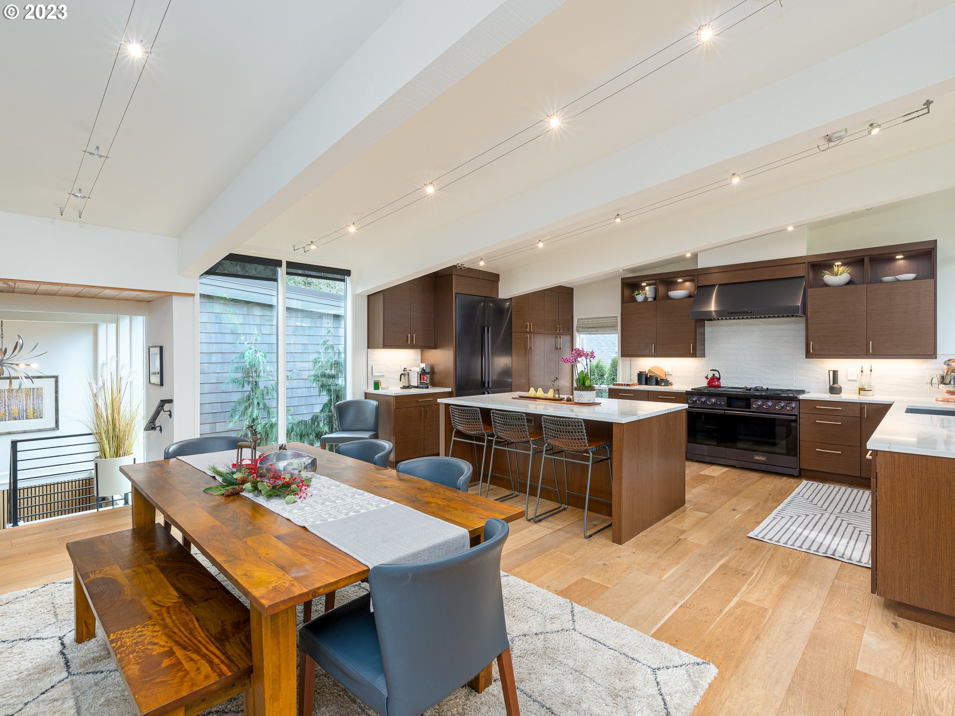 17627 Kelok Road Lake Oswego, OR 97034 - Photo 17 of 32 Gallery Image 17