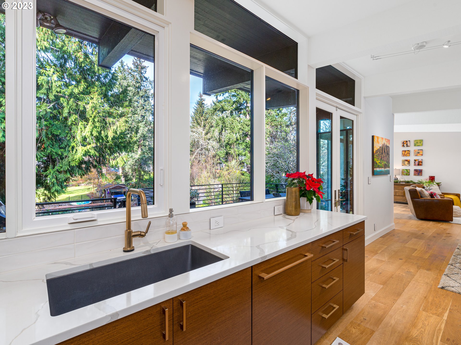 17627 Kelok Road Lake Oswego, OR 97034 - Photo 19 of 32 Gallery Image 19