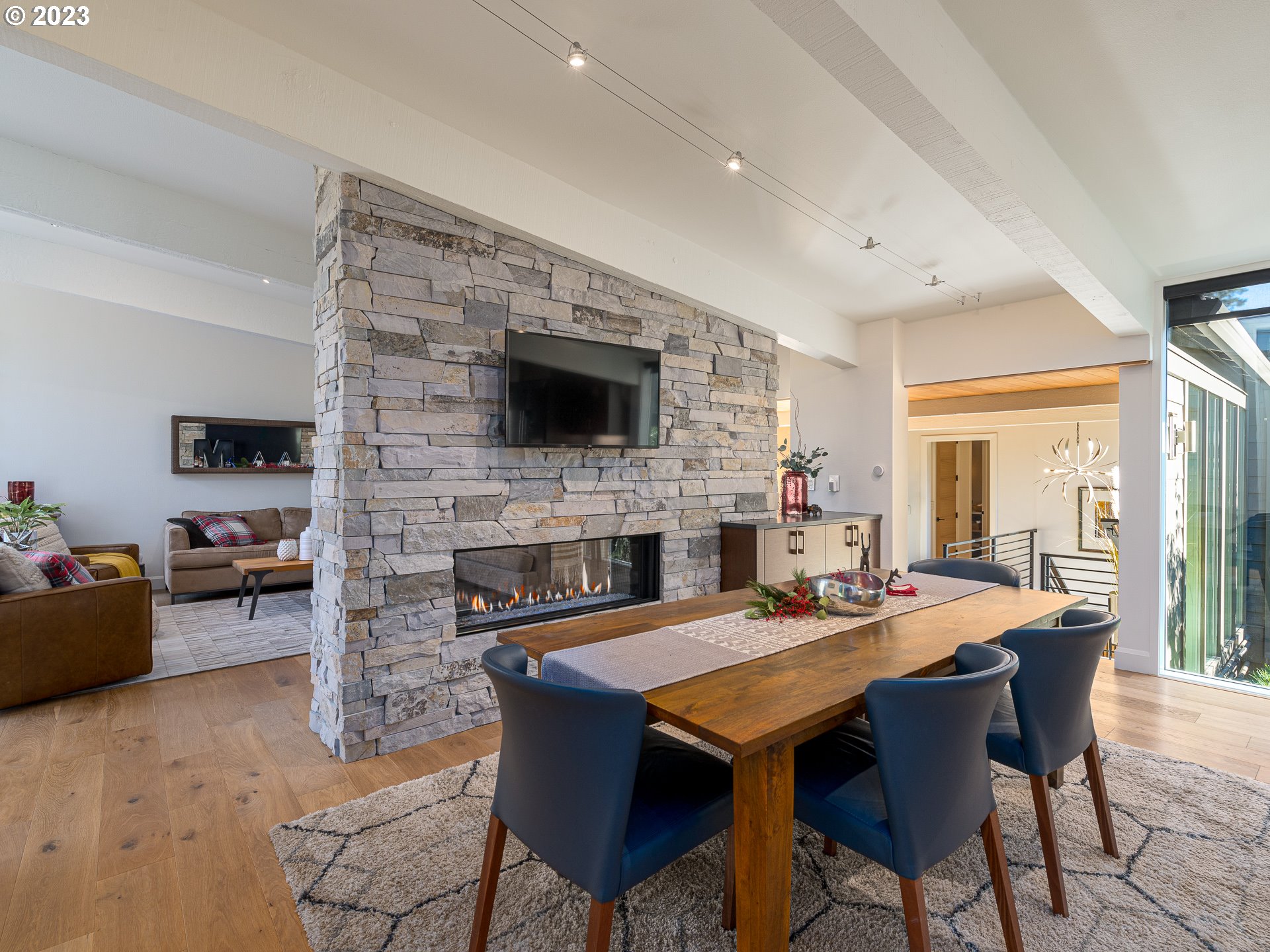 17627 Kelok Road Lake Oswego, OR 97034 - Photo 20 of 32 Gallery Image 20