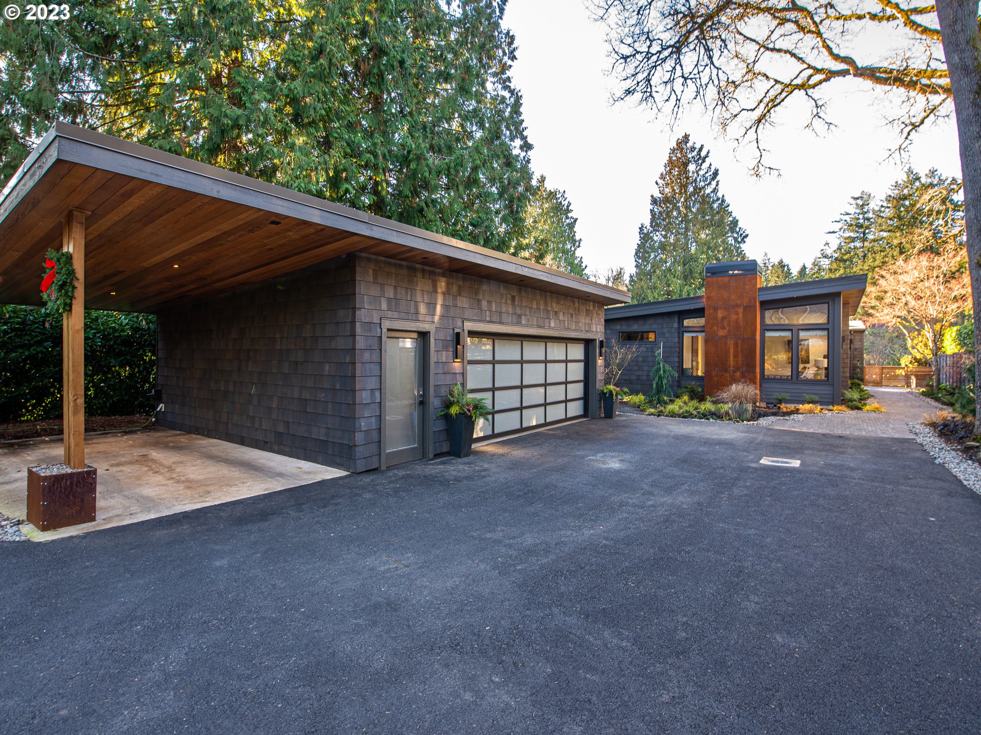 17627 Kelok Road Lake Oswego, OR 97034 - Photo 2 of 32 Gallery Image 2
