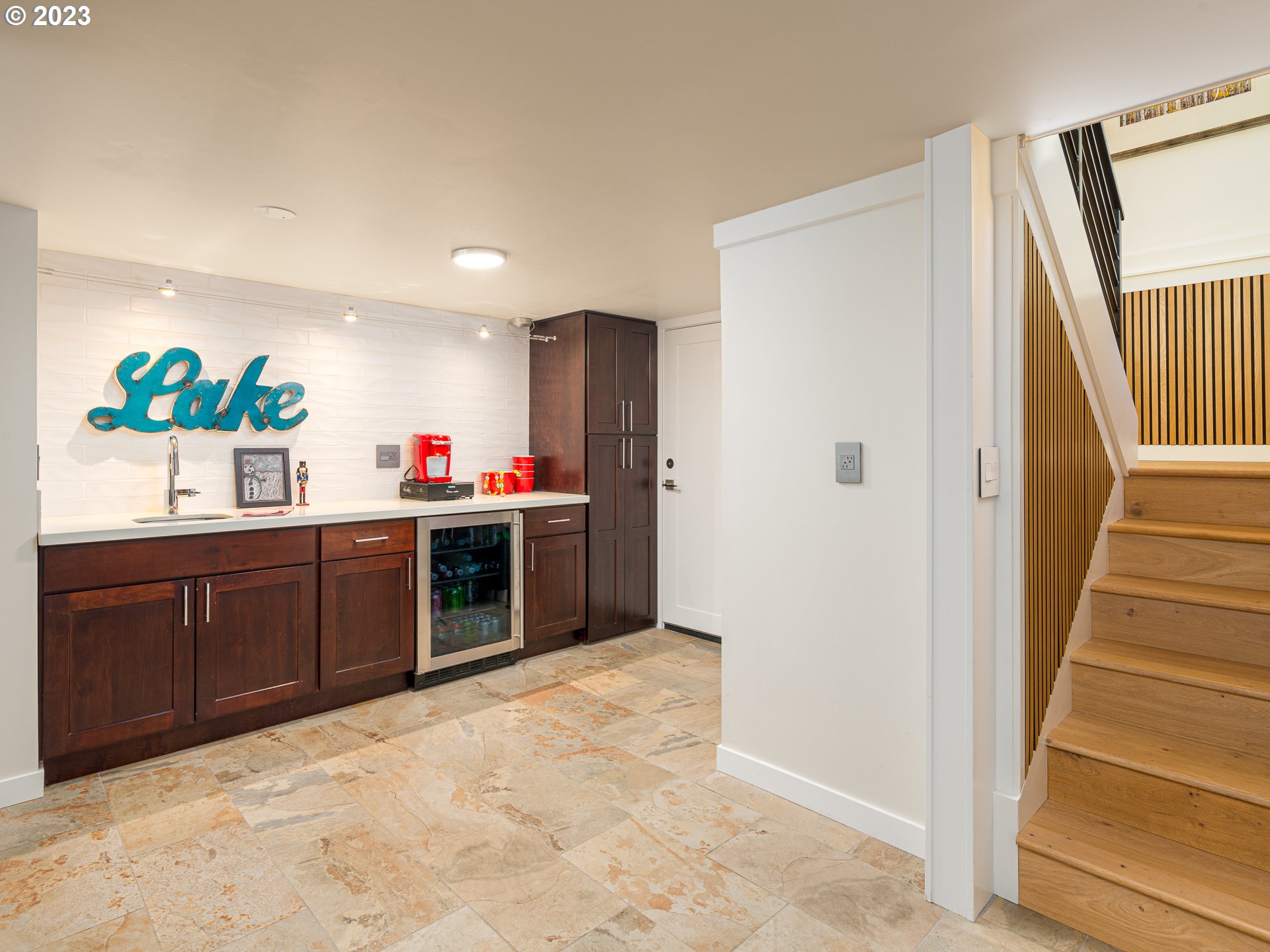 17627 Kelok Road Lake Oswego, OR 97034 - Photo 22 of 32 Gallery Image 22