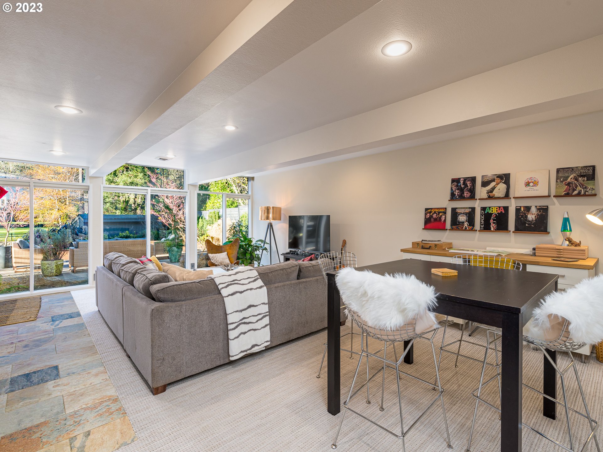 17627 Kelok Road Lake Oswego, OR 97034 - Photo 23 of 32 Gallery Image 23