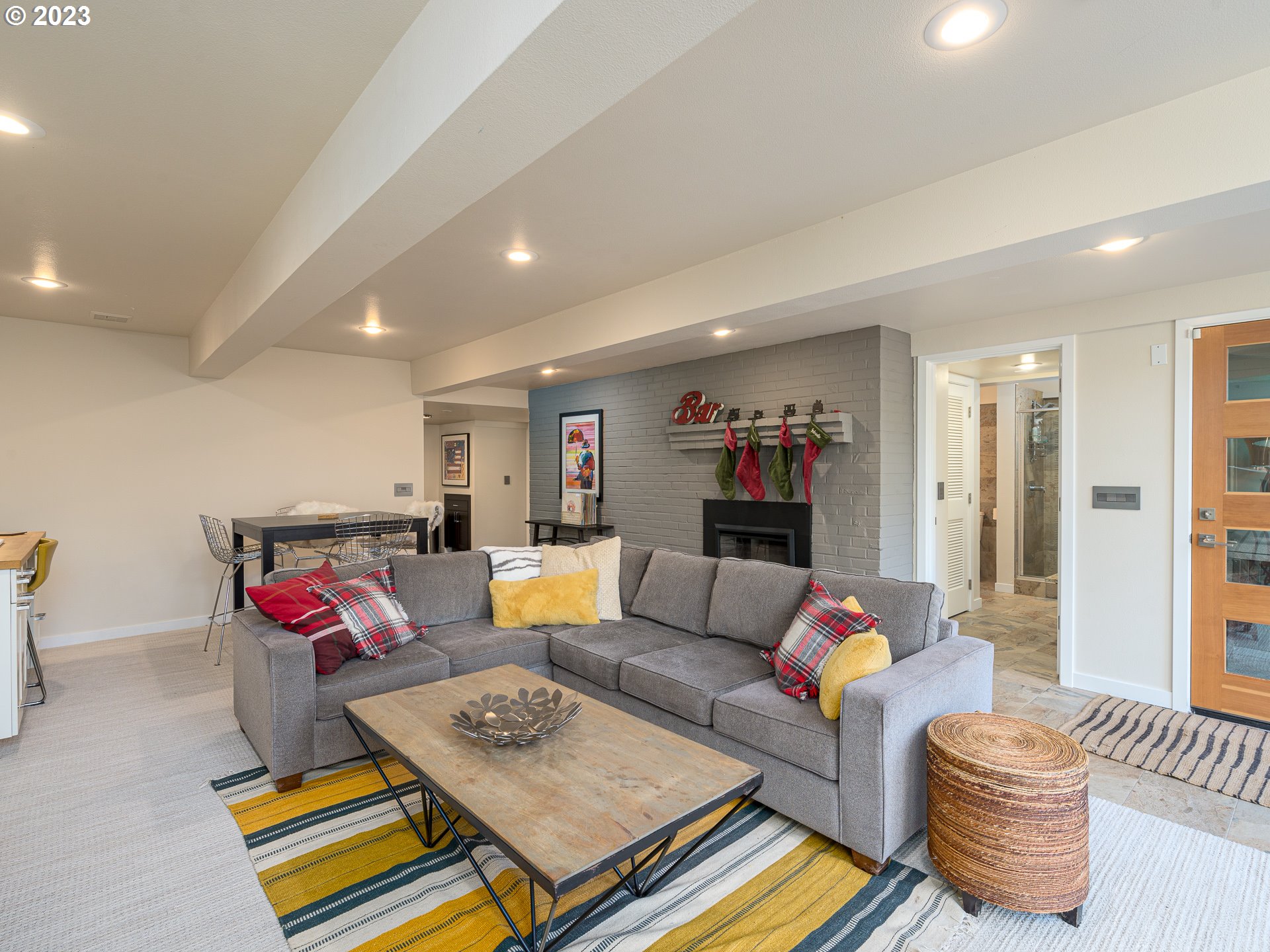 17627 Kelok Road Lake Oswego, OR 97034 - Photo 24 of 32 Gallery Image 24