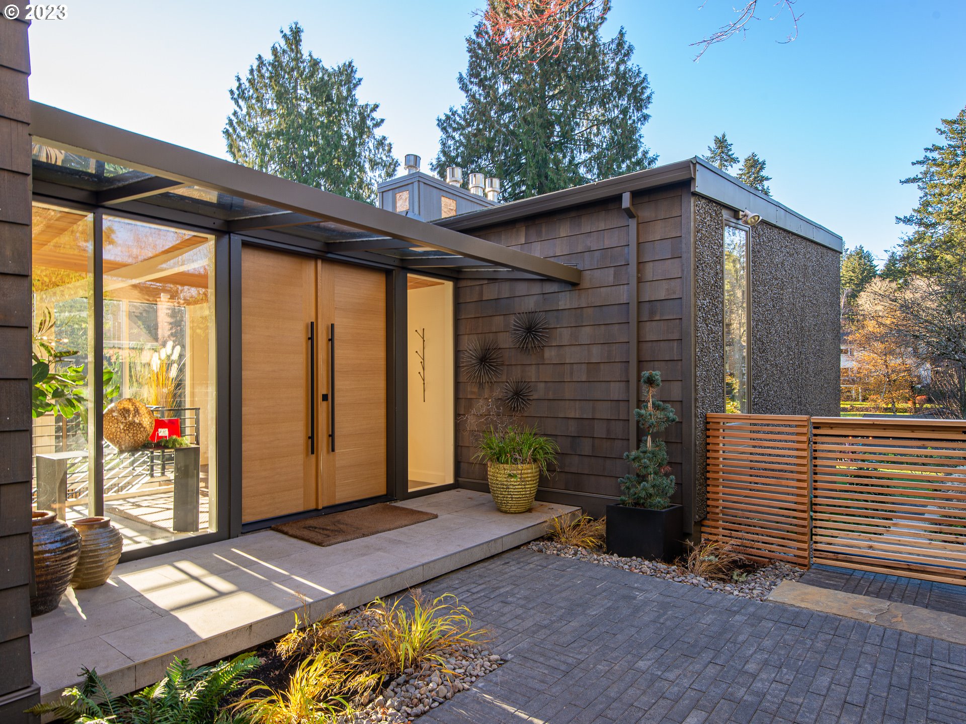 17627 Kelok Road Lake Oswego, OR 97034 - Photo 3 of 32 Gallery Image 3