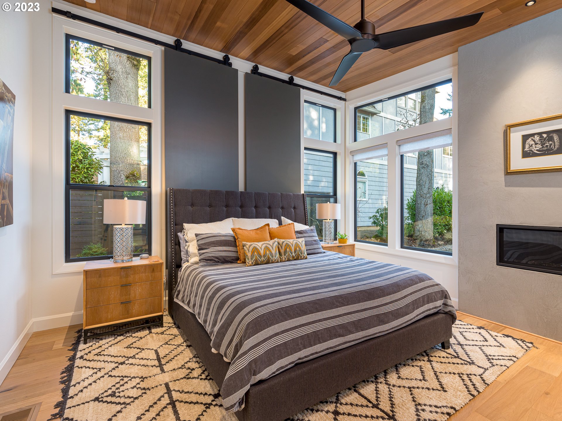 17627 Kelok Road Lake Oswego, OR 97034 - Photo 5 of 32 Gallery Image 5