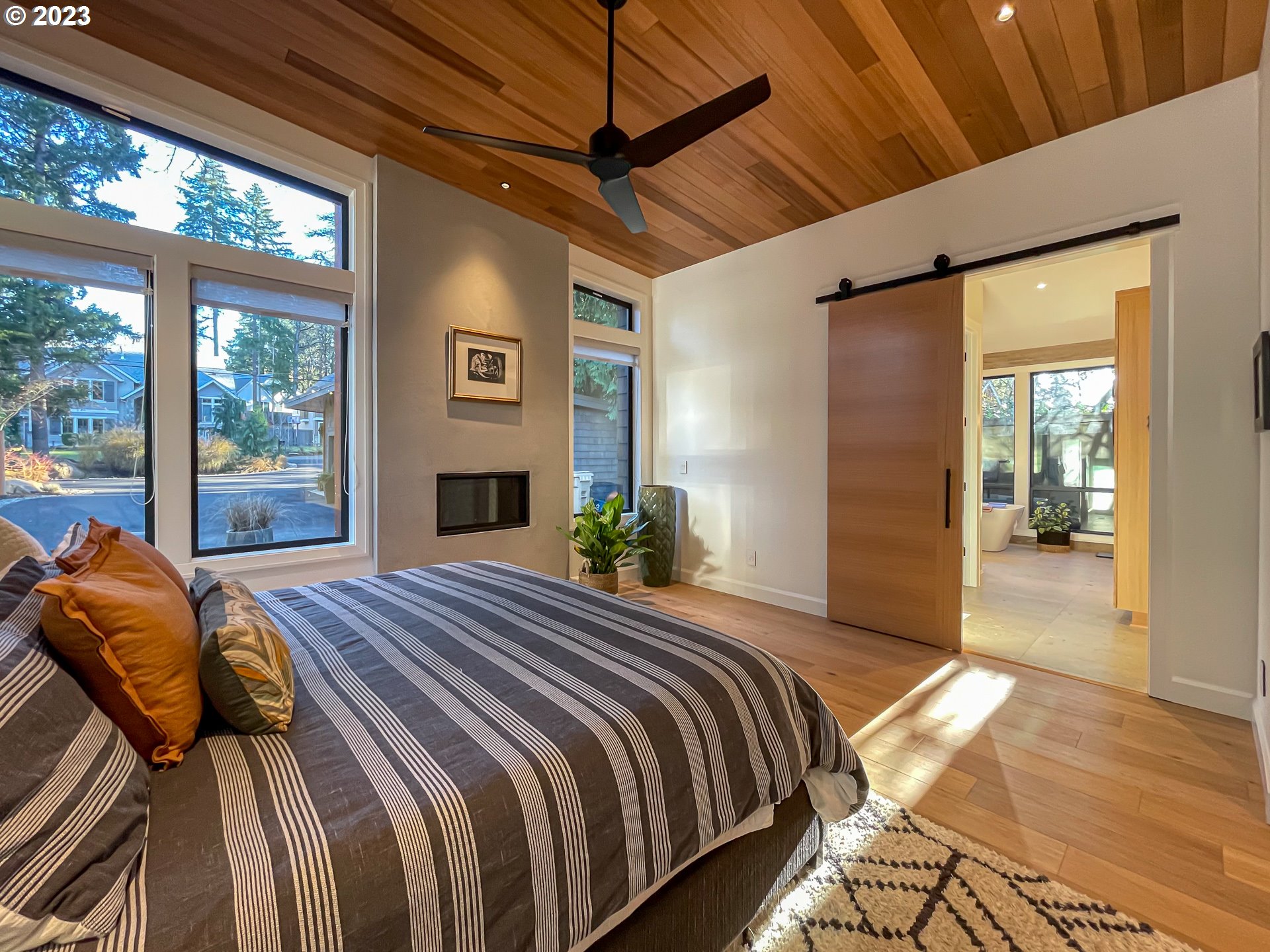 17627 Kelok Road Lake Oswego, OR 97034 - Photo 7 of 32 Gallery Image 7
