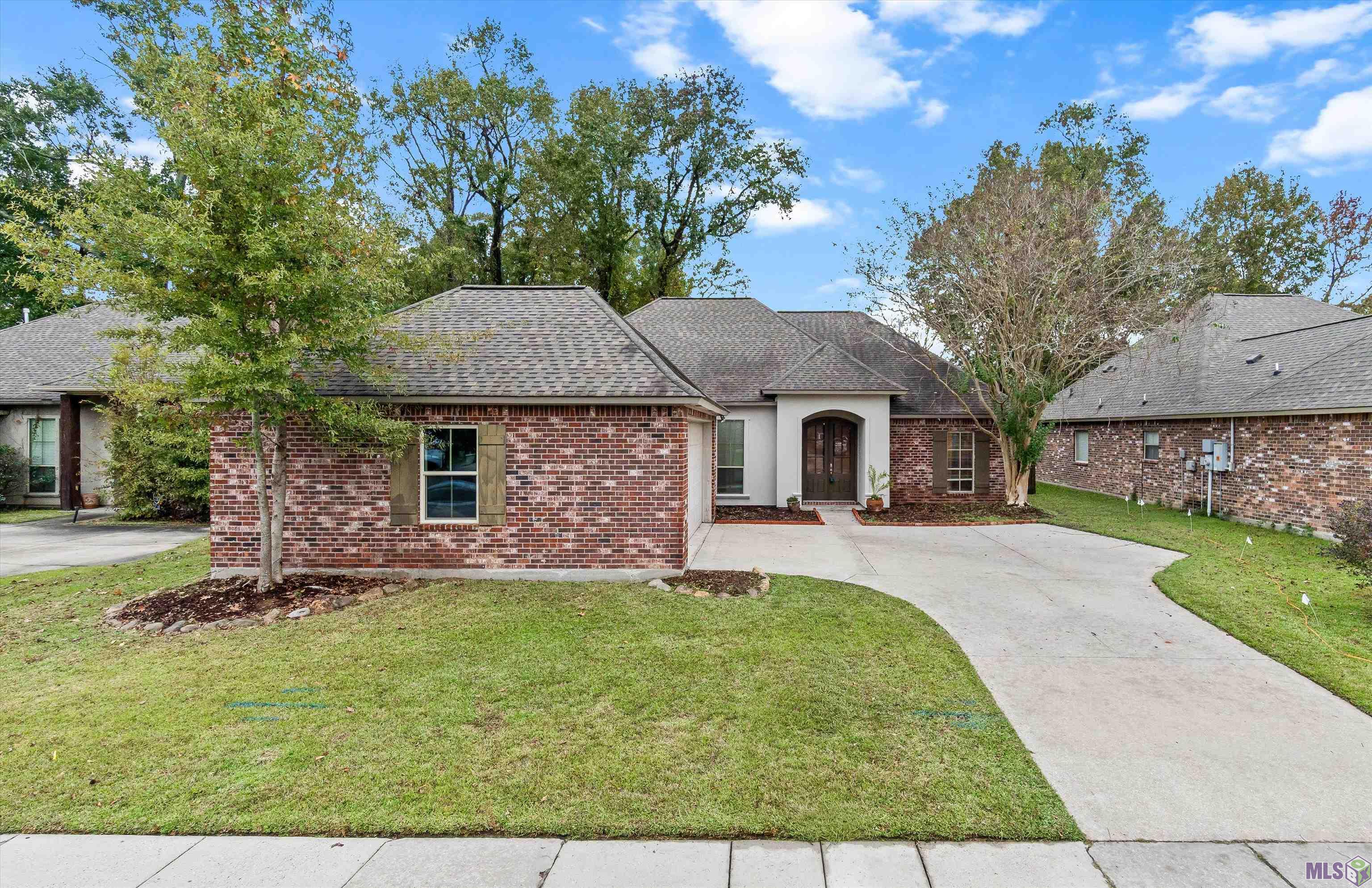 5738 Parkknoll Pl Drive Baton Rouge, LA 70816 - Photo 2 of 26