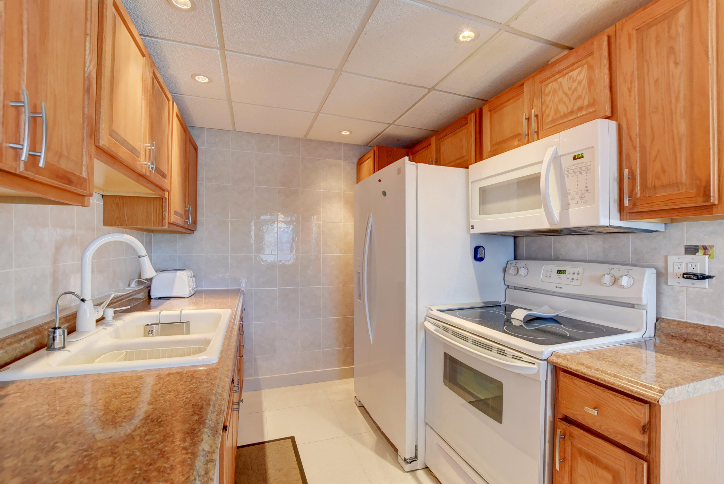 2038 Exeter C, Unit 2038C Boca Raton, FL 33434 - Photo 11 of 32 11_ebf_2754and4more