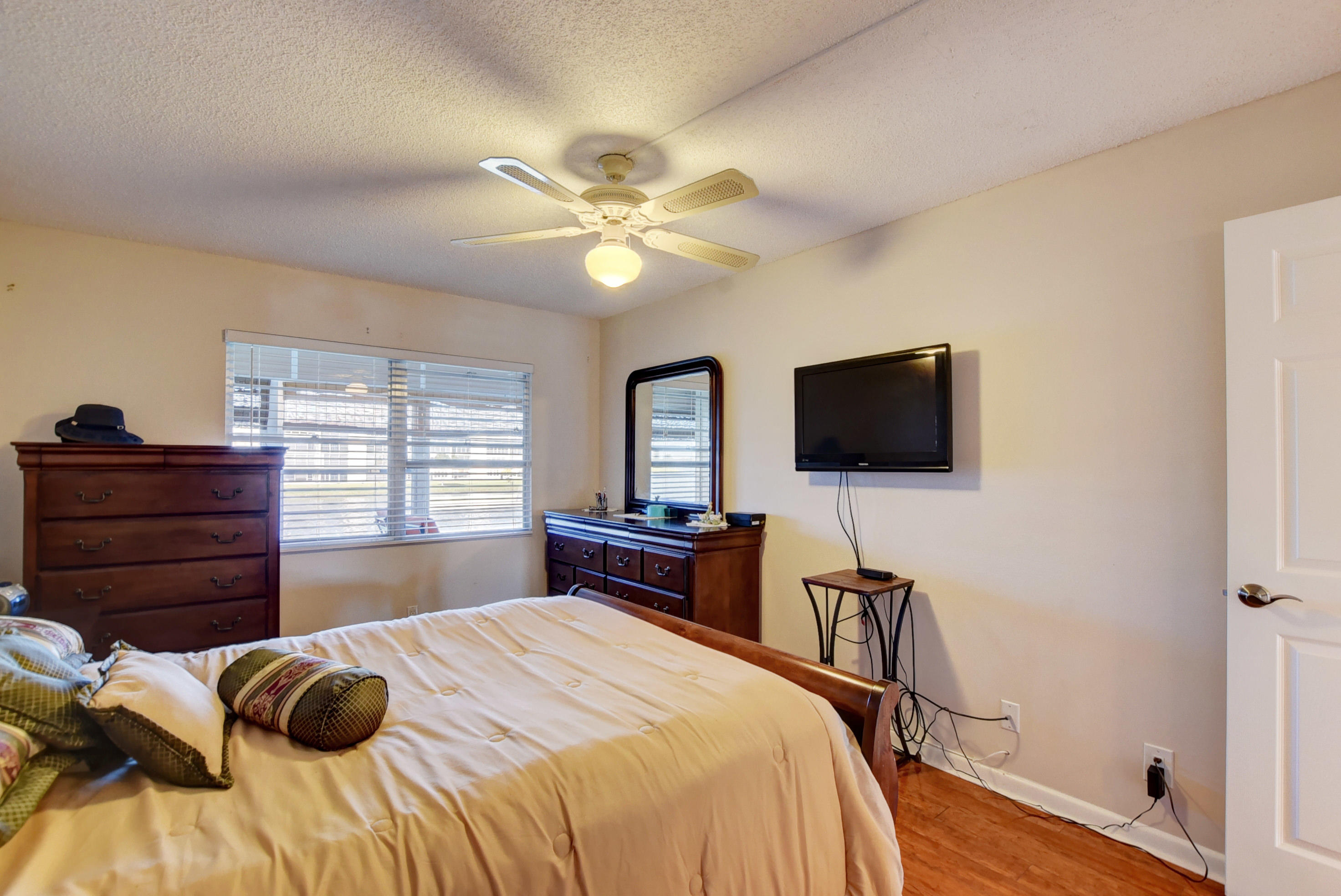 2038 Exeter C, Unit 2038C Boca Raton, FL 33434 - Photo 15 of 32 15_ebf_2779and4more