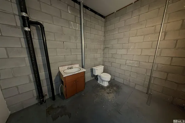 $8,000 | 820 Gentry Way, Reno, NV 89502