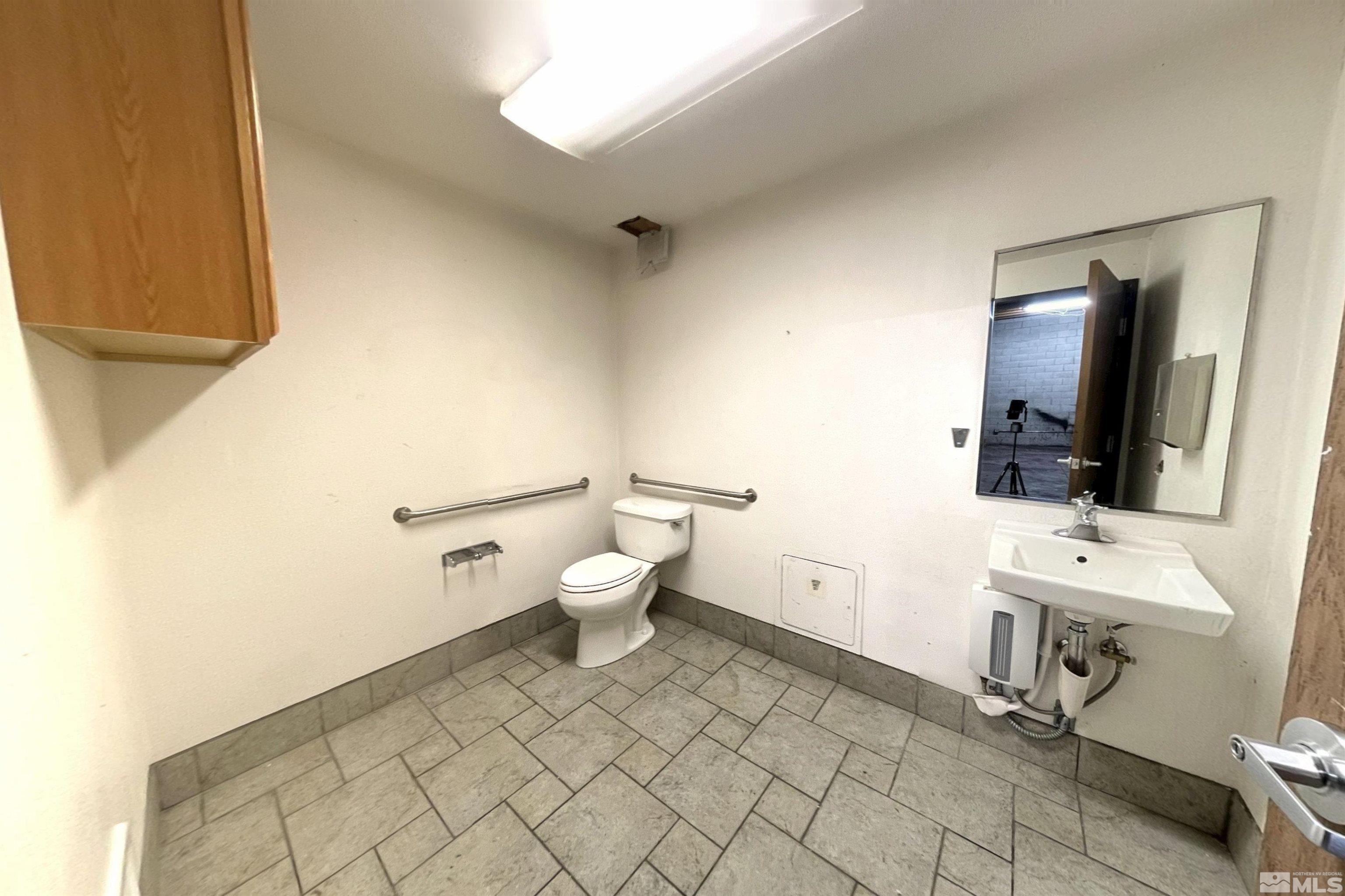 820 Gentry Way Reno, NV 89502 - Photo 7 of 23