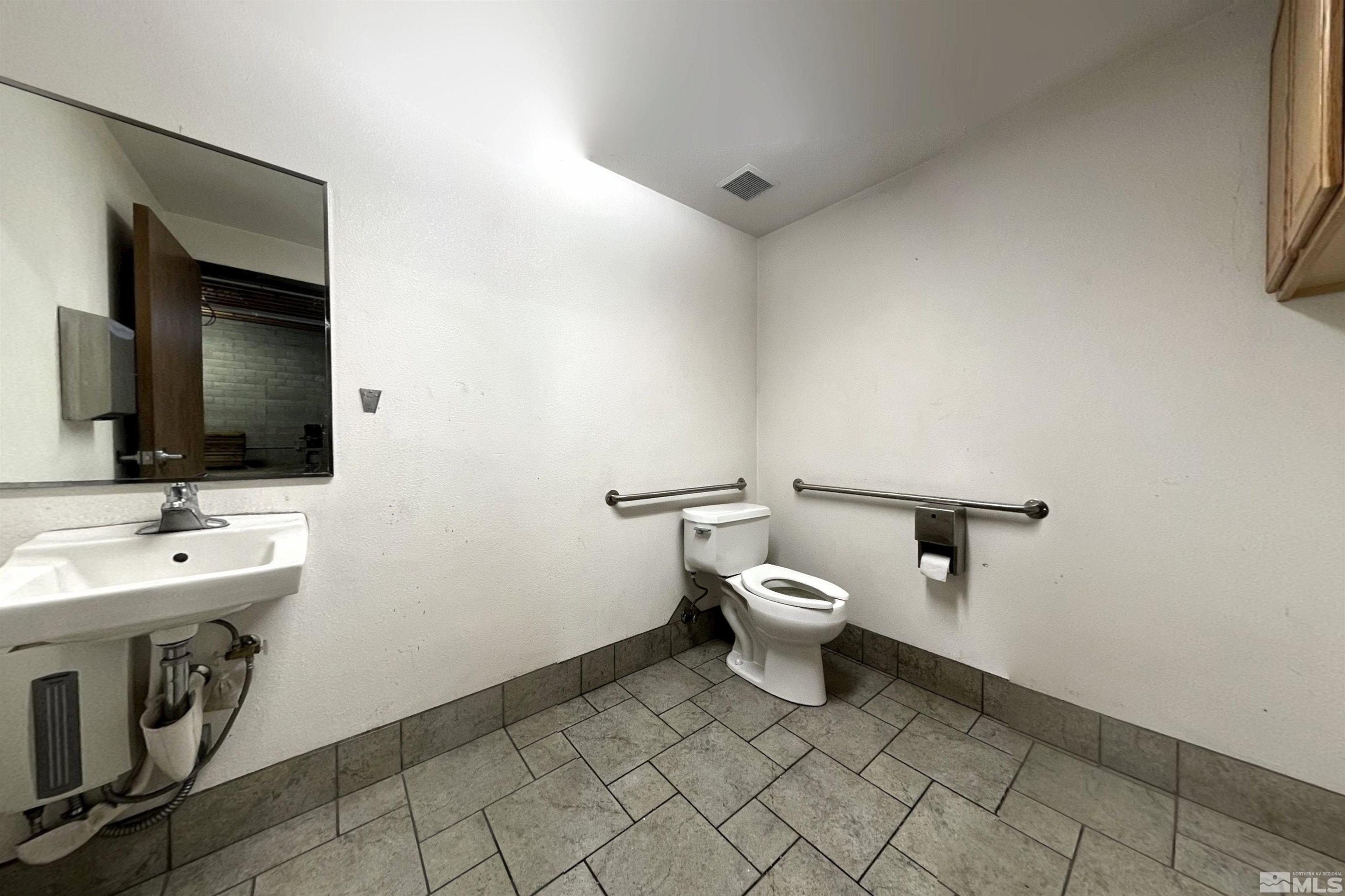 820 Gentry Way Reno, NV 89502 - Photo 8 of 23