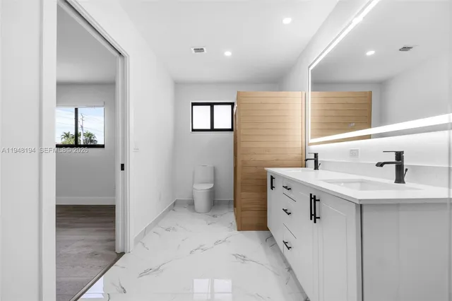 $895,000 | 2203 Southwest 139th Avenue, Miami, FL 33175