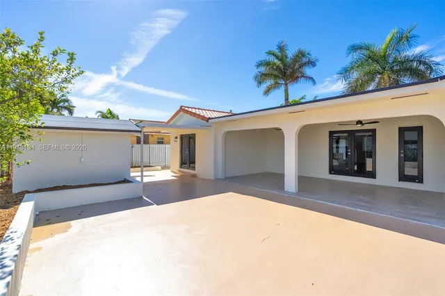 $895,000 | 2203 Southwest 139th Avenue, Miami, FL 33175