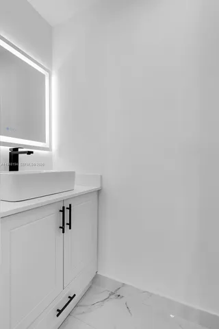 $895,000 | 2203 Southwest 139th Avenue, Miami, FL 33175