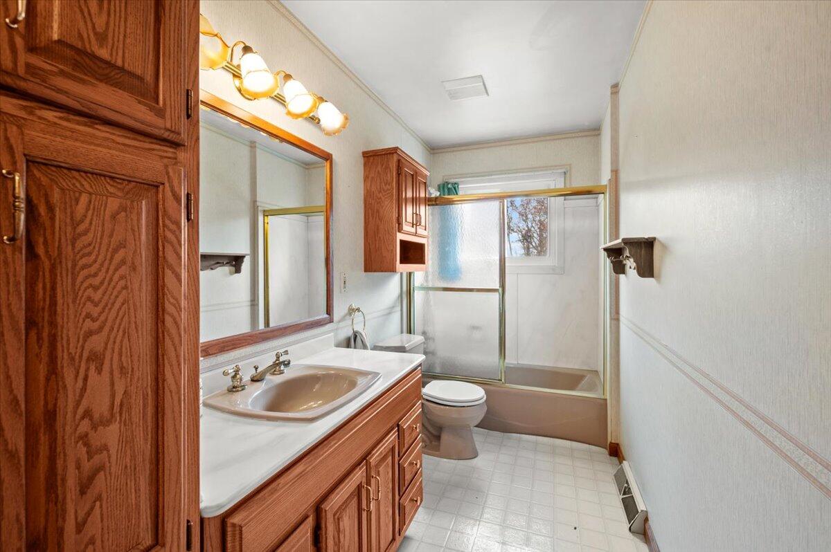 6786 East River Road Flushing, MI 48433 - Photo 17 of 39 26-DSC_8343