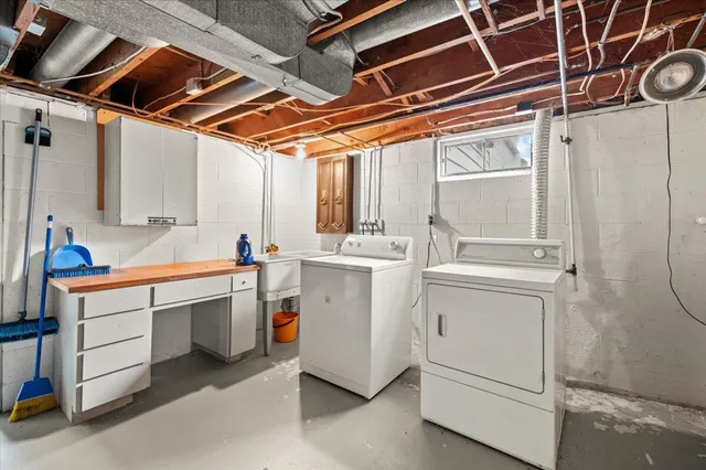 $240,000 | 6786 East River Road, Flushing, MI 48433