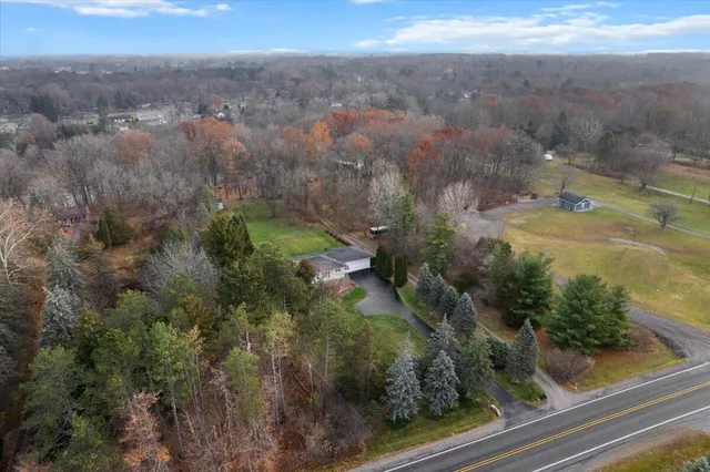 $240,000 | 6786 East River Road, Flushing, MI 48433