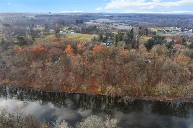 $240,000 | 6786 East River Road, Flushing, MI 48433