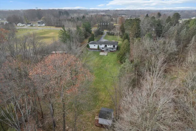 $240,000 | 6786 East River Road, Flushing, MI 48433