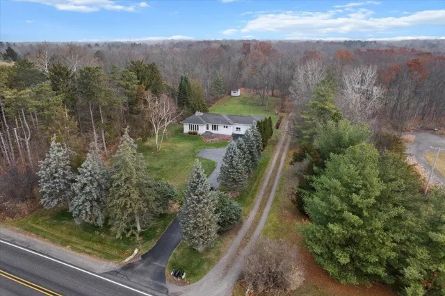 $240,000 | 6786 East River Road, Flushing, MI 48433