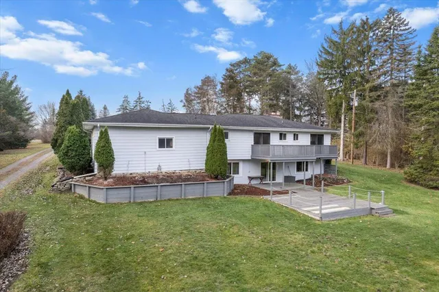 $240,000 | 6786 East River Road, Flushing, MI 48433