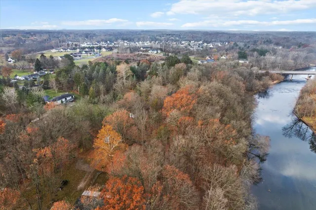 $240,000 | 6786 East River Road, Flushing, MI 48433