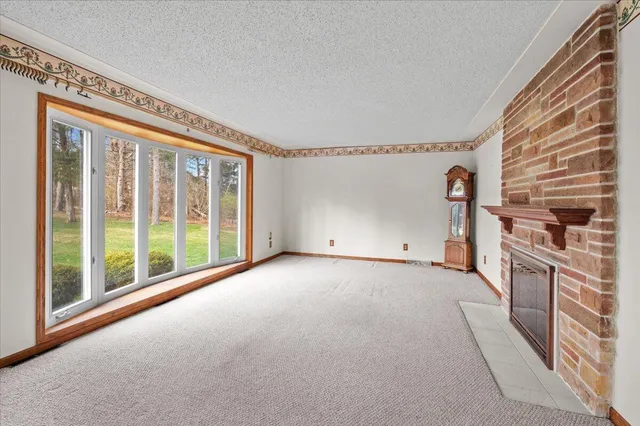 $240,000 | 6786 East River Road, Flushing, MI 48433