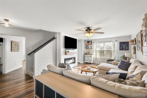 $389,900 | 8117 Obrien Drive, Cedar Hill, MO 63016