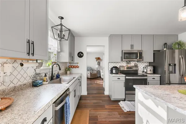 $389,900 | 8117 Obrien Drive, Cedar Hill, MO 63016