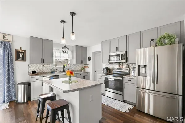 $389,900 | 8117 Obrien Drive, Cedar Hill, MO 63016